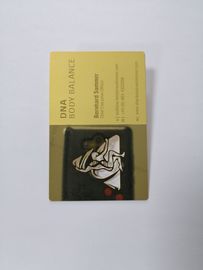 Kundenspezifische Geschäfts-Metallgoldkarte mit prägen Text-Logo-Spiegel-Effekt