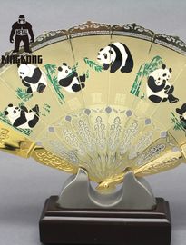 Traditionelles persönliches Metallfaltender Fan, handgemachter Panda-Bambusmetallchinese-Fan